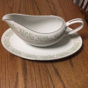 Vintage "Springtime" Taihei Fine China Gravy Boat and Underplate